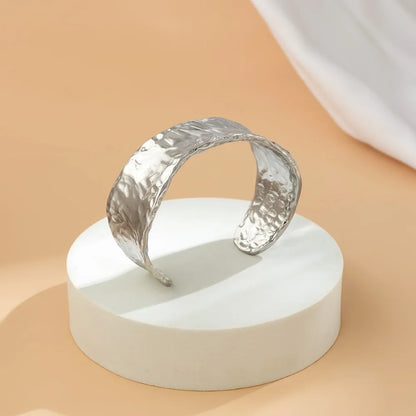 Exquisite Classic Bump Pattern Openning Bangles Bracelet
