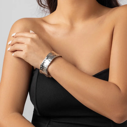 Exquisite Classic Bump Pattern Openning Bangles Bracelet